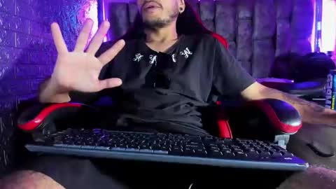 Snapshot of axell_cross2 chatting on 06-11-26, 02:53 Axell Cross2 online show from 06-11-26, 02:53