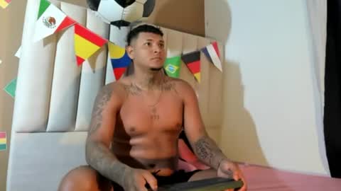 Snapshot of axell_king07 chatting on 06-19-26, 11:47 Axell online show from 06-19-26, 11:47