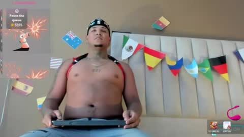 Snapshot of axell_king07 chatting on 06-25-26, 11:04 Axell online show from 06-25-26, 11:04