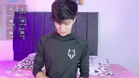 Snapshot of axxxel_twink chatting on 06-25-26, 02:33 Axxxel online show from 06-25-26, 02:33