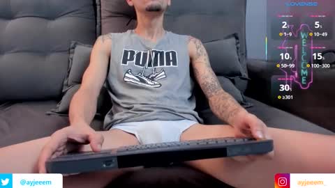 Snapshot of ayjeeem chatting on 02-01-26, 12:04 Andr online show from 02-01-26, 12:04