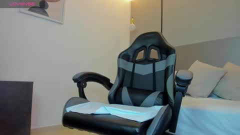Alyda Jaramillo online show from 05-26-26, 07:21