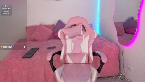 A L A N I I online show from 06-18-26, 03:05