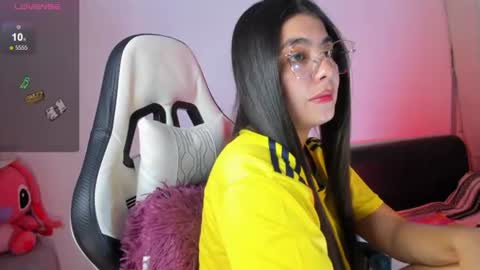 Snapshot of aylenmiller_ chatting on 07-08-26, 12:59 Aylen online show from 07-08-26, 12:59