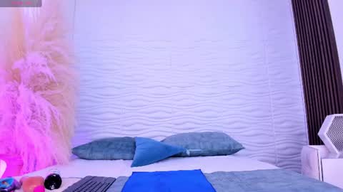Snapshot of aylinlove_ chatting on 06-11-26, 12:25 aylinlove_ online show from 06-11-26, 12:25