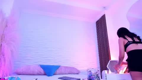 Snapshot of aylinlove_ chatting on 06-13-26, 12:03 aylinlove_ online show from 06-13-26, 12:03
