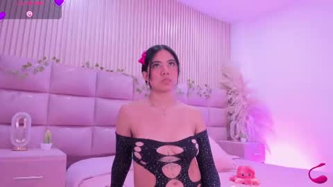 Snapshot of aylinlove_ chatting on 06-24-26, 12:04 aylinlove_ online show from 06-24-26, 12:04