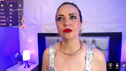 Snapshot of azaahara_ chatting on 06-26-26, 12:09 Azahara online show from 06-26-26, 12:09