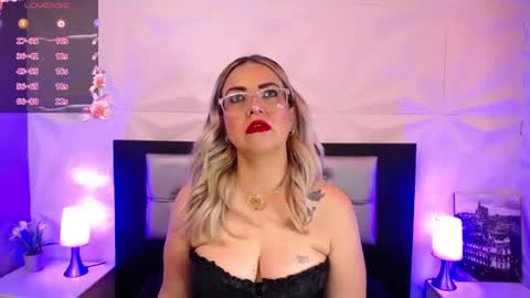 Snapshot of azaahara_ chatting on 07-10-26, 12:19 Azahara online show from 07-10-26, 12:19