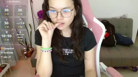 Azu  online show from 04-21-26, 01:42