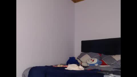 azulluna online show from 06-01-26, 05:36
