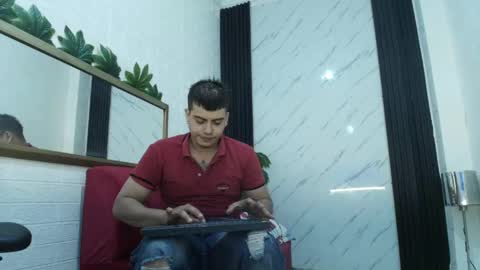 Snapshot of azzaret chatting on 05-20-26, 04:18 A Z Z A R E T online show from 05-20-26, 04:18