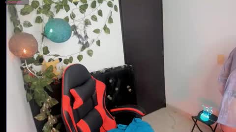 Snapshot of baaby_boyy chatting on 02-23-26, 07:00 odeley online show from 02-23-26, 07:00