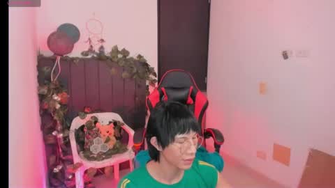Snapshot of baaby_boyy chatting on 04-17-26, 01:19 odeley online show from 04-17-26, 01:19