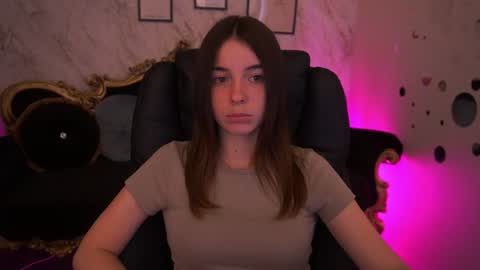 Snapshot of babe_dollie chatting on 06-12-26, 07:51 Babe online show from 06-12-26, 07:51