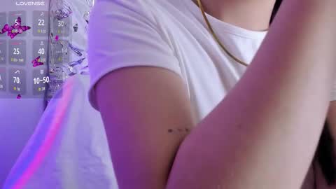 Queen B online show from 03-26-26, 06:24