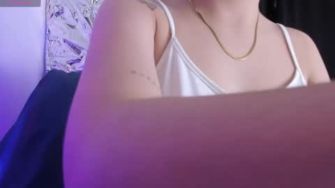 Queen B online show from 04-16-26, 06:30