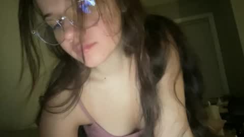 Snapshot of babyaves chatting on 11-24-25, 04:12 babyaves online show from 11-24-25, 04:12