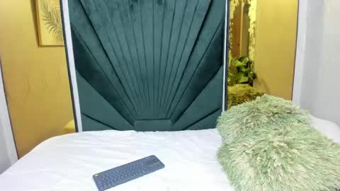 Snapshot of babyemily18_ chatting on 04-22-26, 10:17 Emily online show from 04-22-26, 10:17