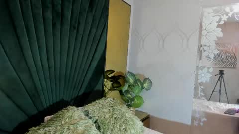 Snapshot of babyemily18_ chatting on 05-27-26, 10:12 Emily online show from 05-27-26, 10:12