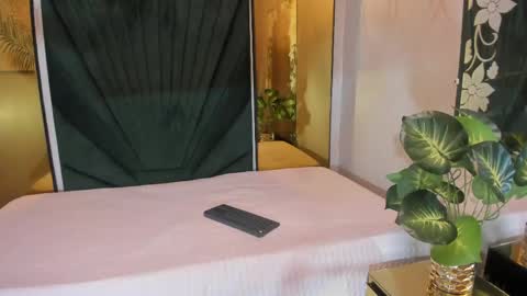 Snapshot of babyemily18_ chatting on 05-28-26, 10:12 Emily online show from 05-28-26, 10:12
