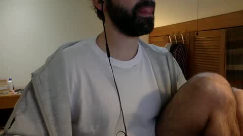 Snapshot of babyhardy chatting on 12-17-24, 12:54 Tom A. online show from 12-17-24, 12:54