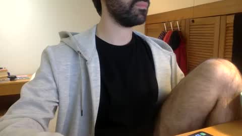 Snapshot of babyhardy chatting on 01-06-25, 12:46 Tom A. online show from 01-06-25, 12:46