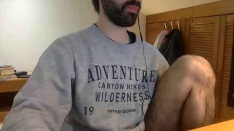 Snapshot of babyhardy chatting on 01-08-25, 01:09 Tom A. online show from 01-08-25, 01:09