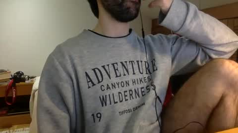 Snapshot of babyhardy chatting on 01-12-25, 12:33 Tom A. online show from 01-12-25, 12:33