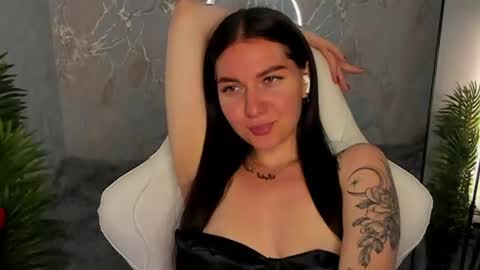 Snapshot of babyisperfect chatting on 06-12-26, 01:48 Sophia online show from 06-12-26, 01:48