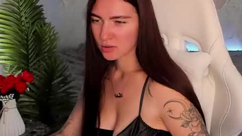 Snapshot of babyisperfect chatting on 07-16-26, 01:33 Sophia online show from 07-16-26, 01:33