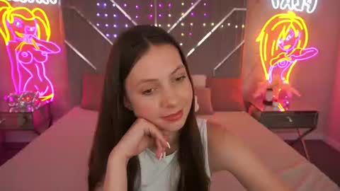 Lady Vi online show from 06-17-26, 01:12