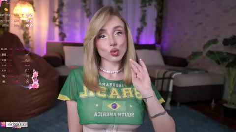 Snapshot of babyyyluna chatting on 06-20-26, 07:38 BabyyyLuna online show from 06-20-26, 07:38