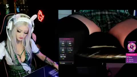 Snapshot of badd0ll chatting on 06-22-26, 03:42 badd0ll online show from 06-22-26, 03:42