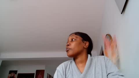 Snapshot of baddestslut001 chatting on 05-10-26, 01:38 baddestslut001 online show from 05-10-26, 01:38