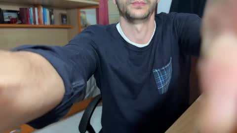 Snapshot of badguy_22 chatting on 04-25-26, 08:06 Badguy online show from 04-25-26, 08:06