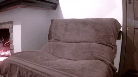 Mexican livin Off the Wall online show from 06-15-26, 05:53
