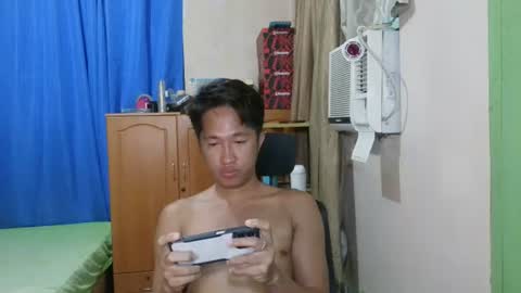 Snapshot of baggage00 chatting on 07-13-26, 12:35 baggage00 online show from 07-13-26, 12:35