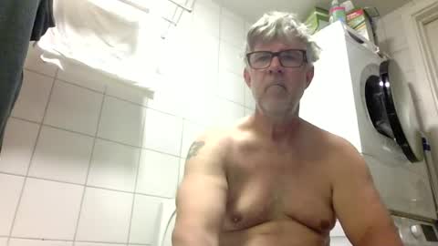 Snapshot of baggelina75 chatting on 06-13-26, 08:01 baggelina75 online show from 06-13-26, 08:01