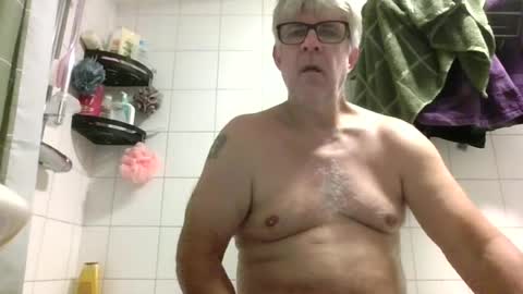 Snapshot of baggelina75 chatting on 06-27-26, 01:17 baggelina75 online show from 06-27-26, 01:17