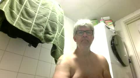 Snapshot of baggelina75 chatting on 06-29-26, 03:46 baggelina75 online show from 06-29-26, 03:46