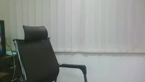 Ballbusting Slave online show from 12-14-24, 07:18