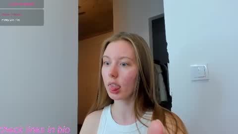 Snapshot of bam_bi chatting on 07-10-26, 08:22 Kira online show from 07-10-26, 08:22