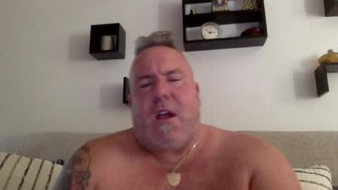 Snapshot of banana5289 chatting on 06-19-26, 06:56 banana5289 online show from 06-19-26, 06:56