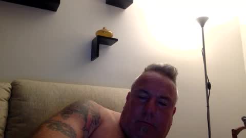 Snapshot of banana5289 chatting on 06-25-26, 02:00 banana5289 online show from 06-25-26, 02:00