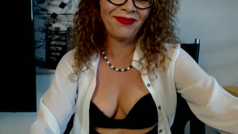 BARBARA DOMME online show from 10-01-25, 03:29