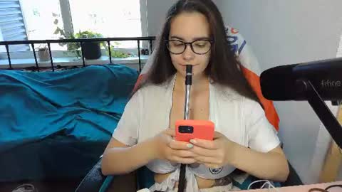 Snapshot of barbaramarbles chatting on 06-18-26, 08:36 barbaramarbles online show from 06-18-26, 08:36