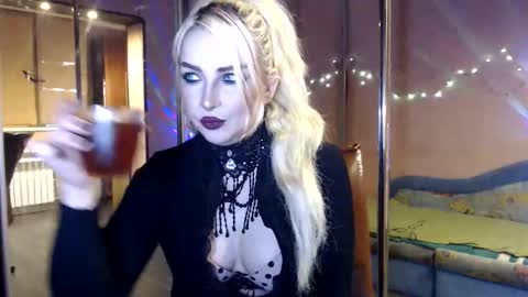 Victoria online show from 06-09-26, 12:44