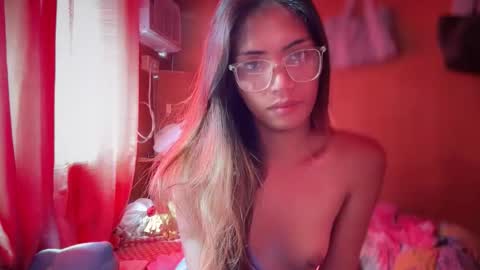 Snapshot of barbie_alawi chatting on 12-16-25, 03:00 I am Barbie online show from 12-16-25, 03:00