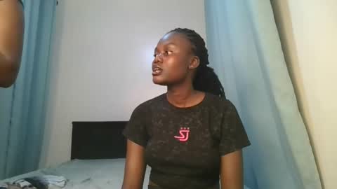 Snapshot of barbie_queen2 chatting on 01-05-26, 08:23 queen online show from 01-05-26, 08:23